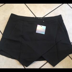 Missguided black skort size 10